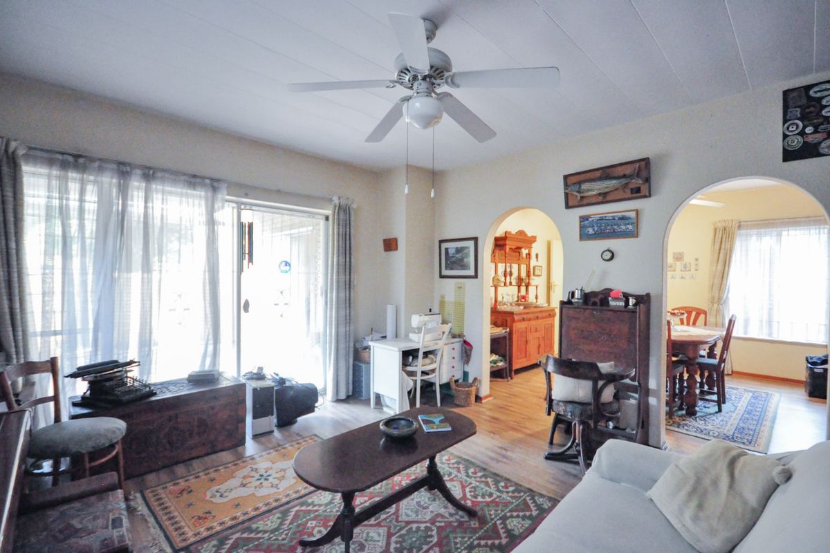 Townhouse For Sale in Faerie Glen - Photo 4