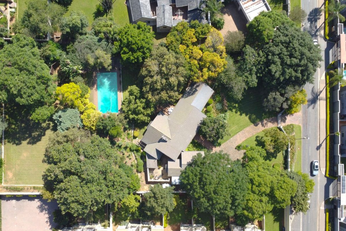 House For Sale in Bryanston - Photo 2