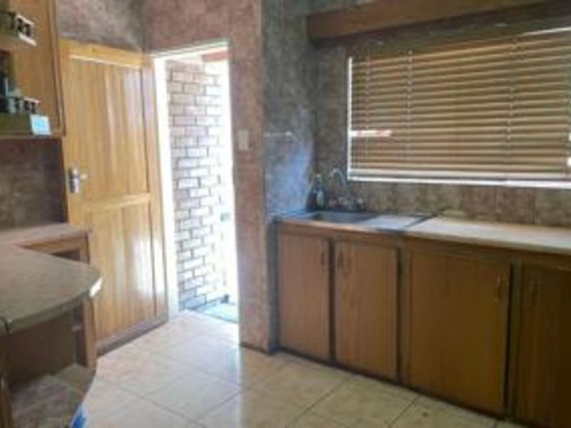 House For Sale in Ivy Park - Photo 9