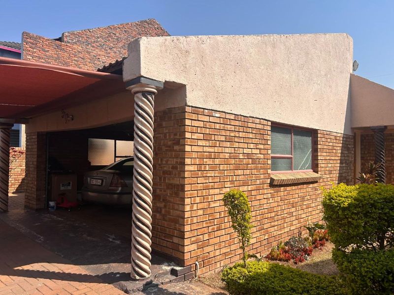 House For Sale in Ivy Park - Photo 4