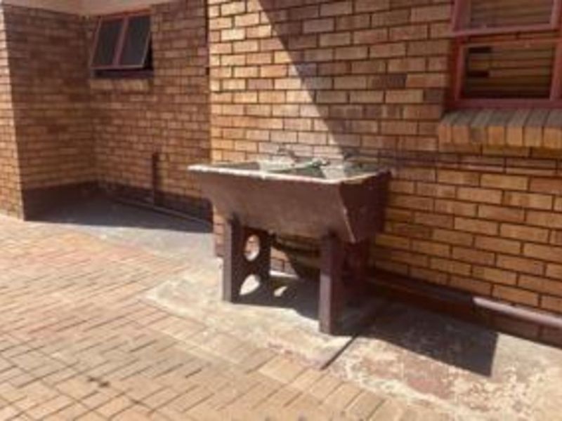 House For Sale in Ivy Park - Photo 7