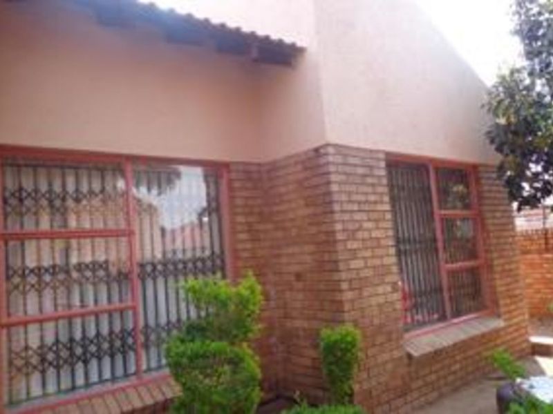 House For Sale in Ivy Park - Photo 6