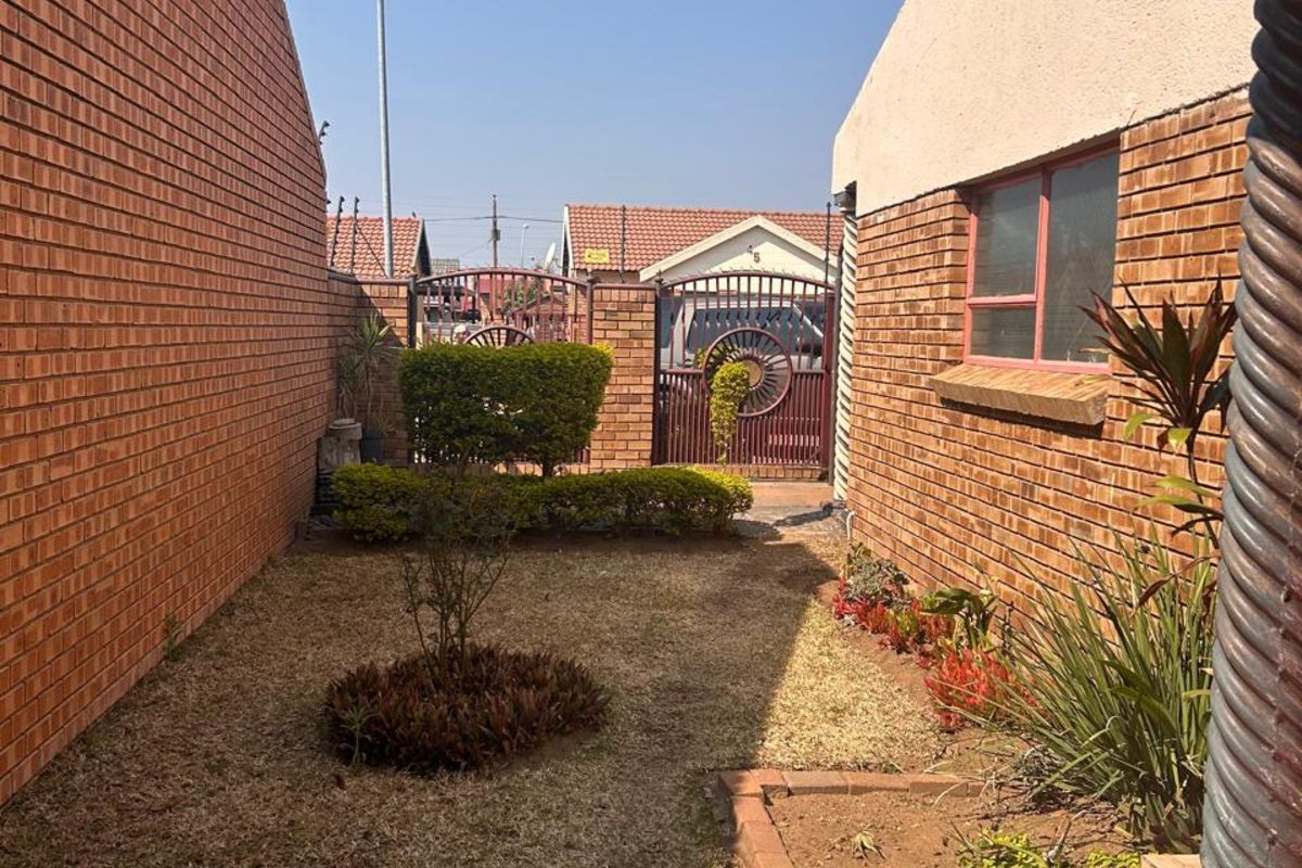 House For Sale in Ivy Park - Photo 5