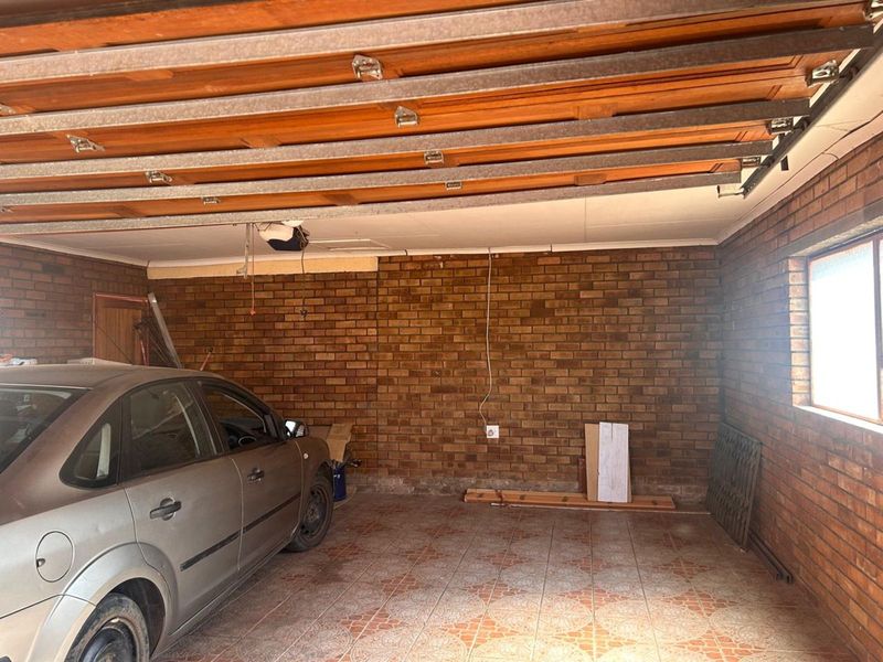 House For Sale in Ivy Park - Photo 3