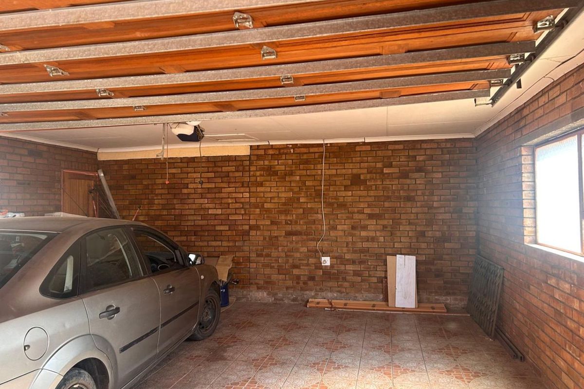 House For Sale in Ivy Park - Photo 3