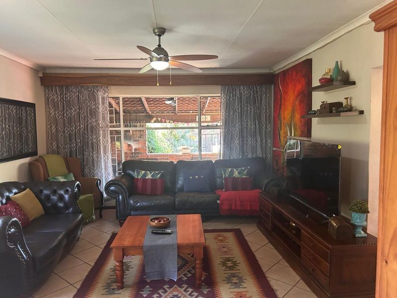 House For Sale in Bendor - Photo 6