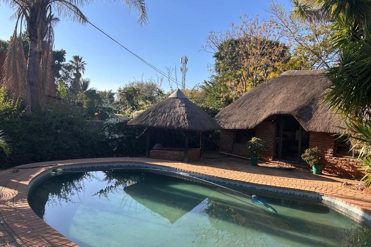 House For Sale in Bendor - Photo 2