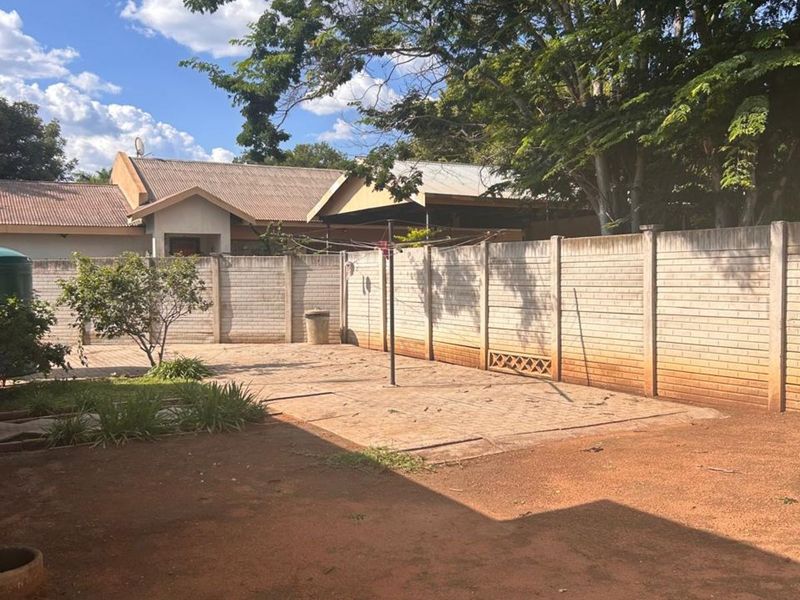 House For Sale in Polokwane Central - Photo 2