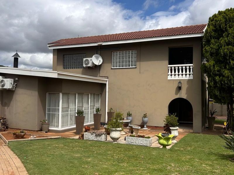 House For Sale in Bendor - Photo 2