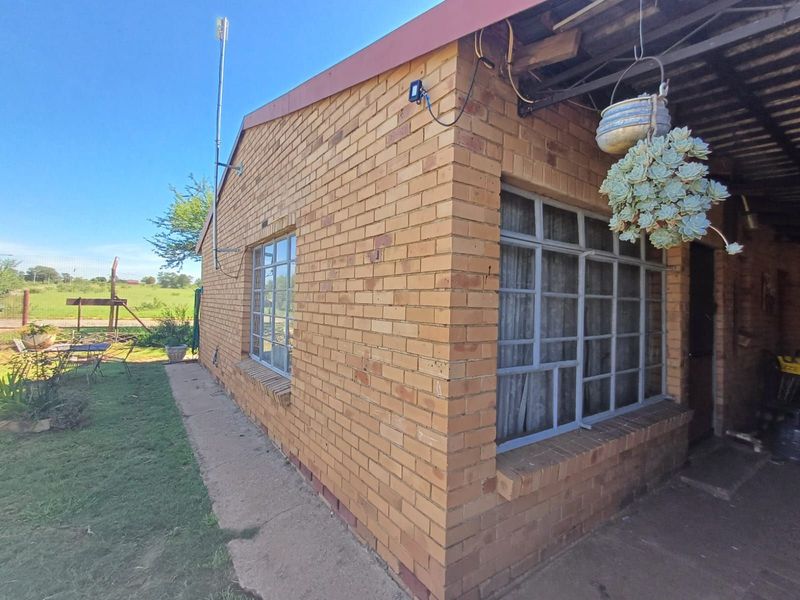 House For Sale in Orkney Central - Photo 3