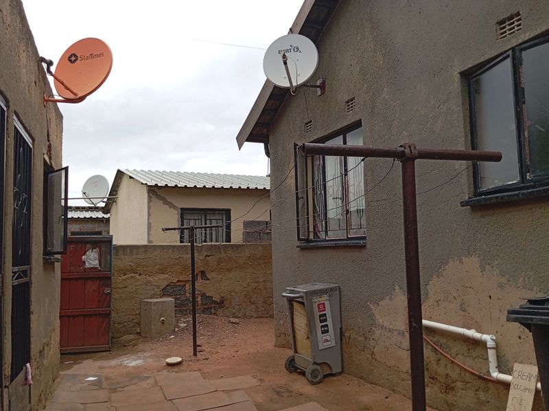 House For Sale in Rabie Ridge - Photo 2