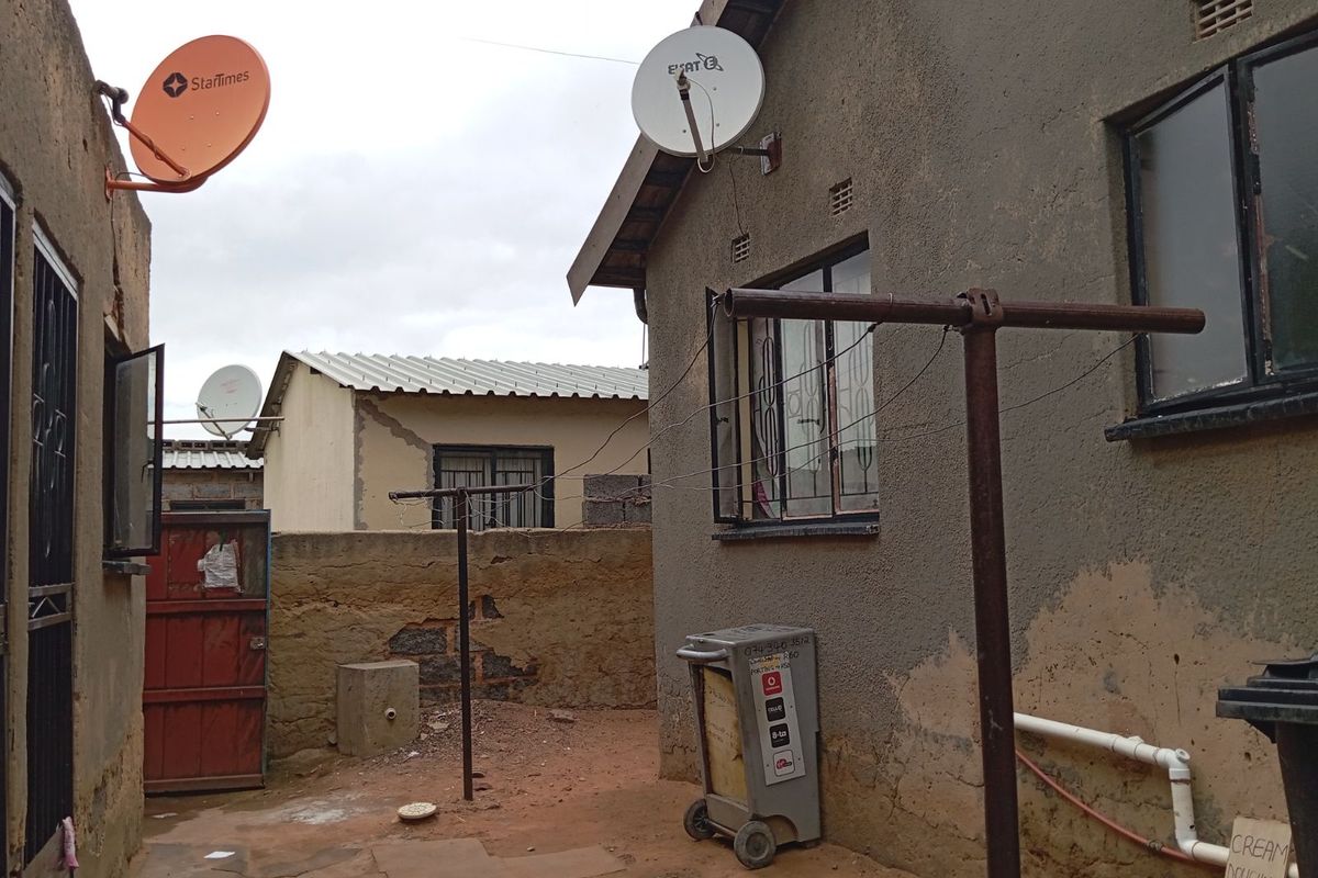 House For Sale in Rabie Ridge - Photo 2