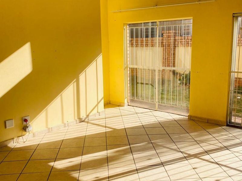 Townhouse For Sale in Reyno Ridge - Photo 5