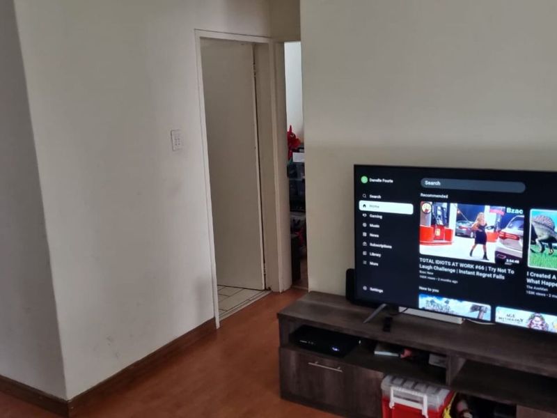 Townhouse For Sale in Rooihuiskraal North - Photo 8