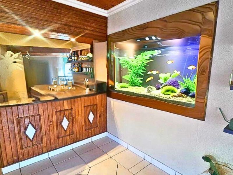 House For Sale in Oakdene - Photo 9