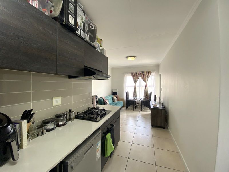 Apartment For Sale in Equestria - Photo 8