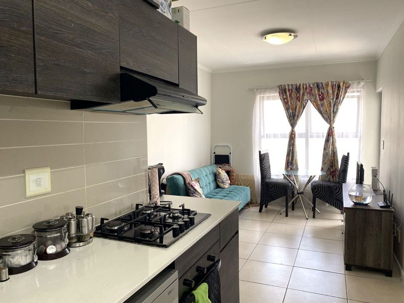 Apartment For Sale in Equestria - Photo 9