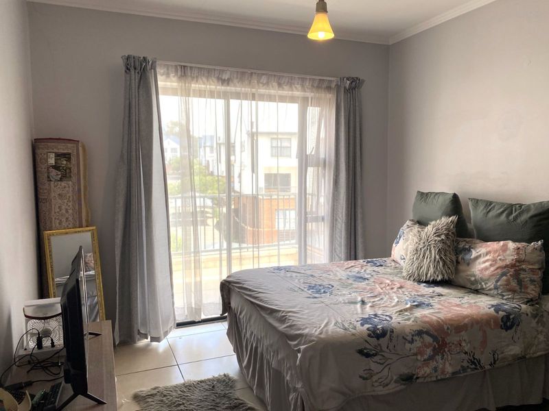 Apartment For Sale in Equestria - Photo 4