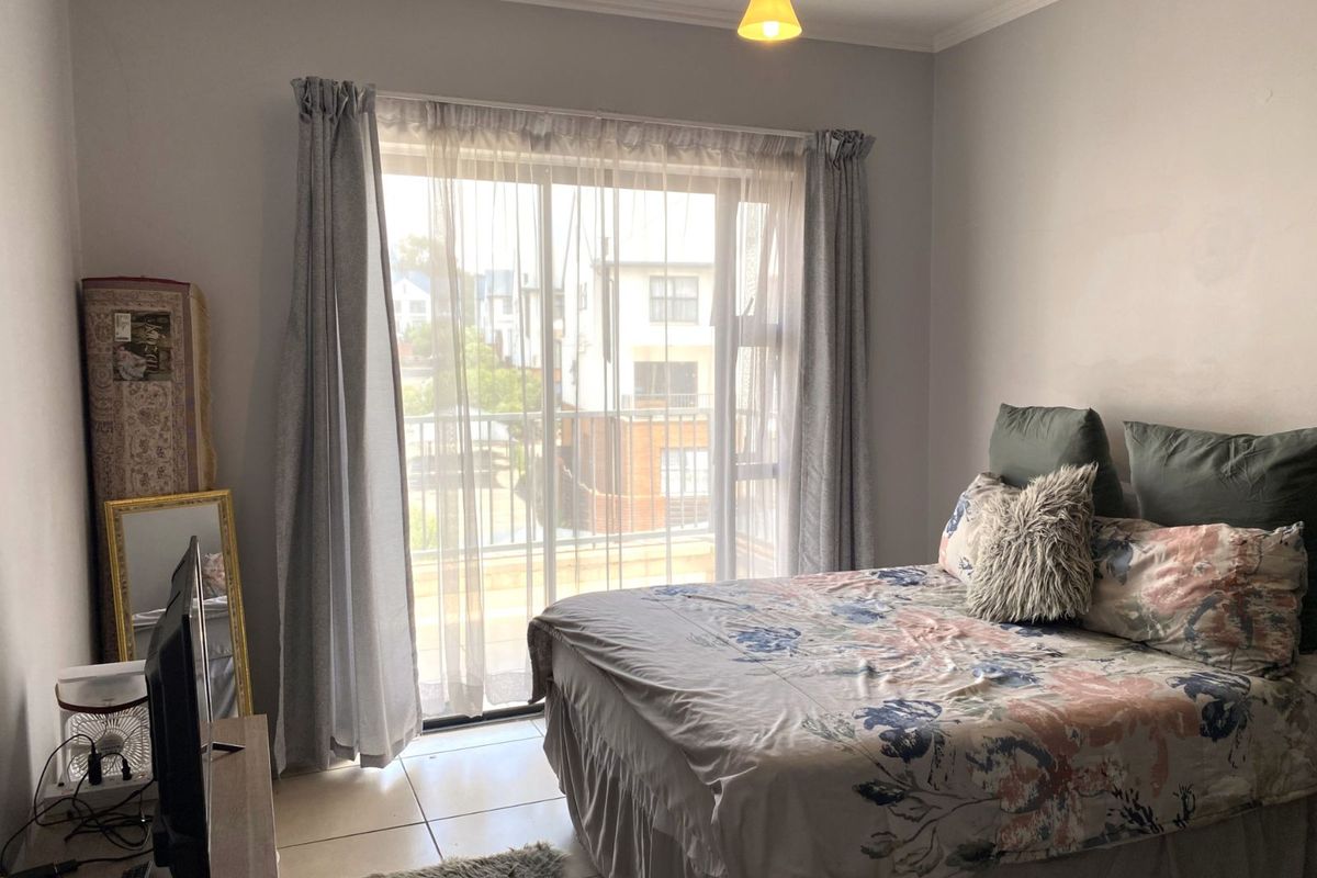 Apartment For Sale in Equestria - Photo 4