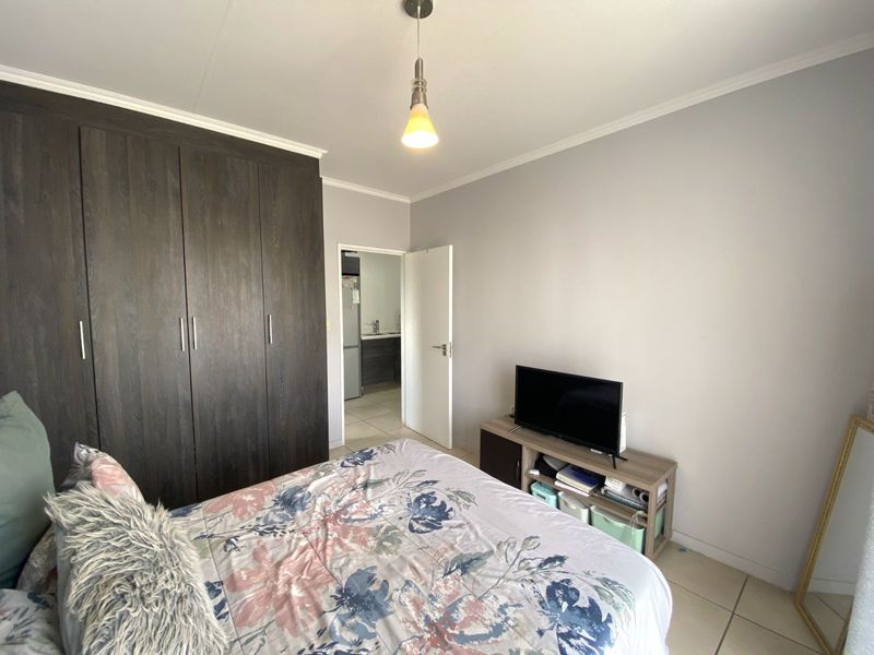 Apartment For Sale in Equestria - Photo 5