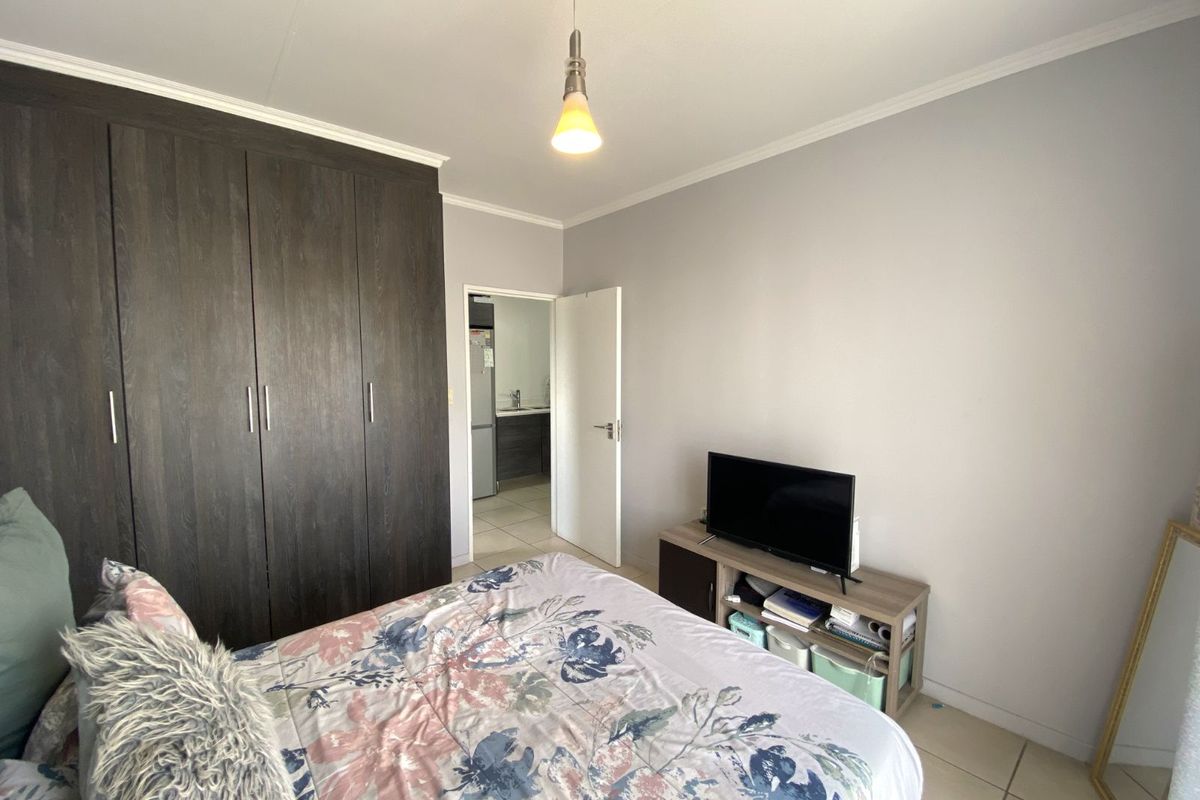 Apartment For Sale in Equestria - Photo 5