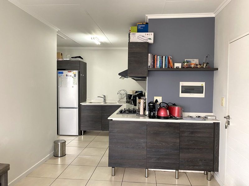 Apartment For Sale in Equestria - Photo 3