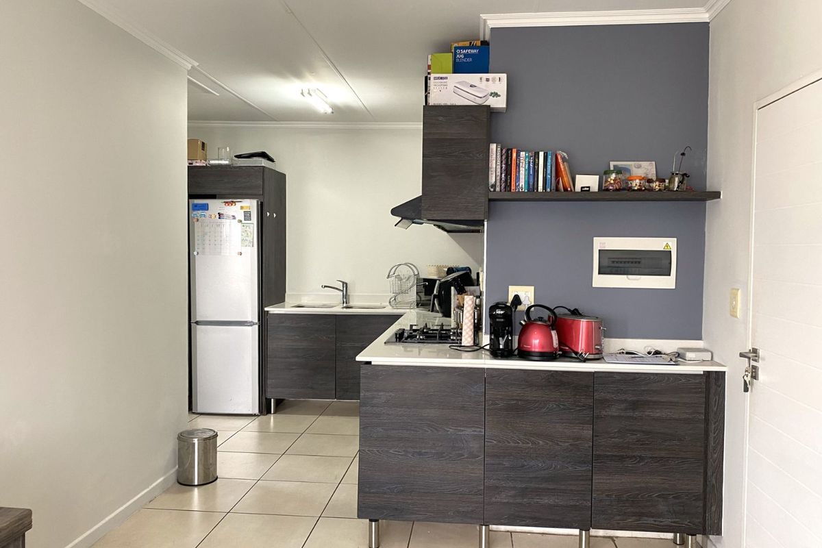 Apartment For Sale in Equestria - Photo 3