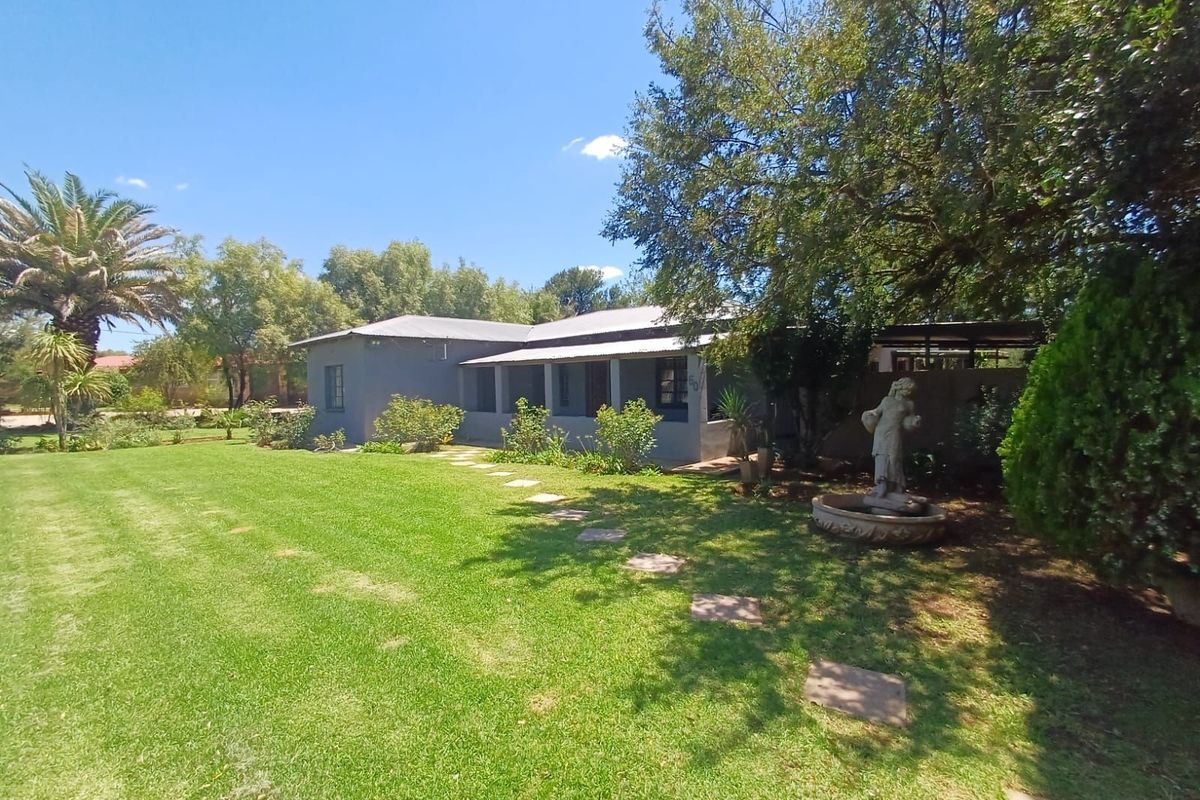 House For Sale in Wolmaransstad Central - Photo 3