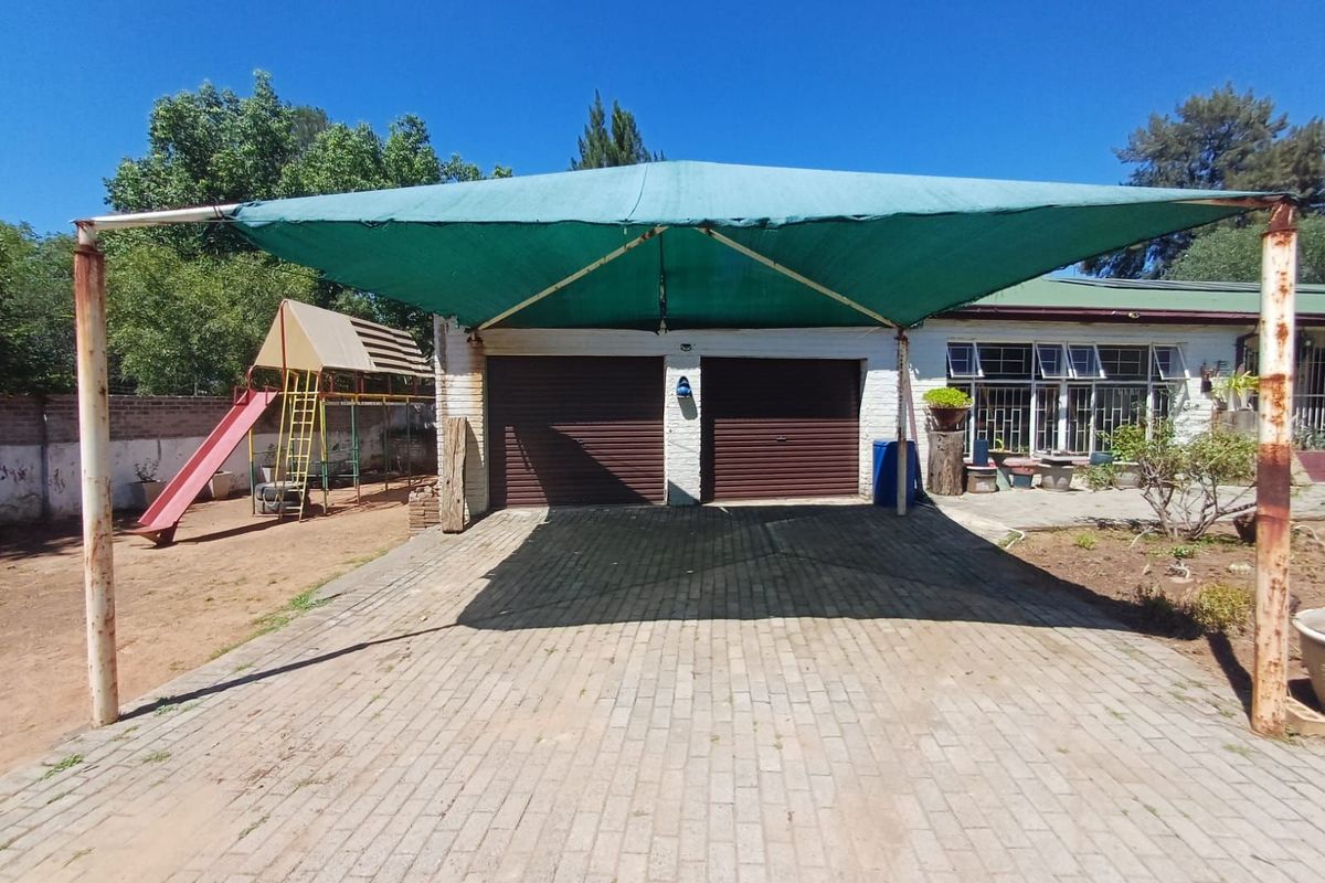 House For Sale in Wolmaransstad Central - Photo 2