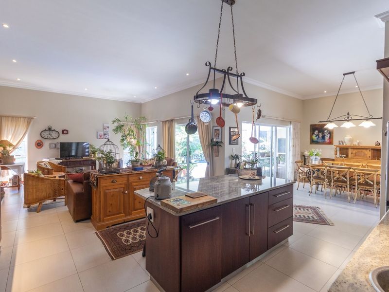 House For Sale in Schonenberg - Photo 10