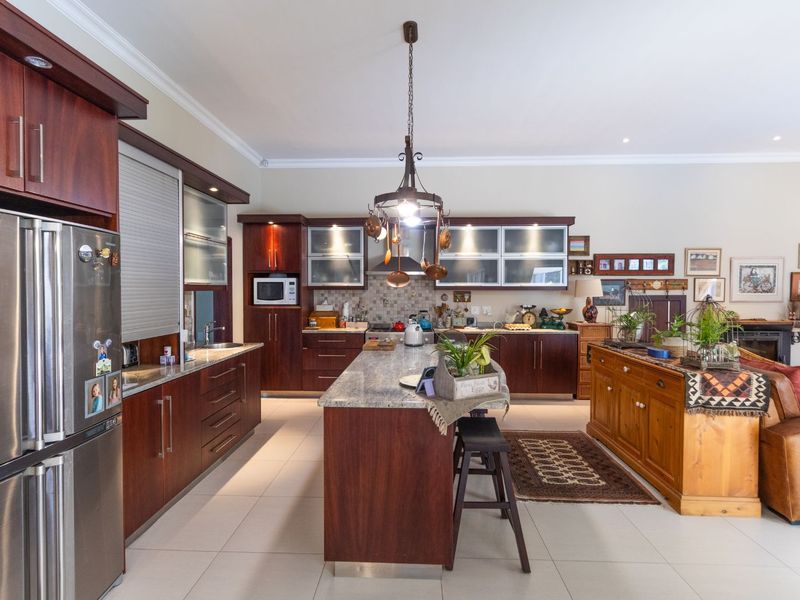 House For Sale in Schonenberg - Photo 8