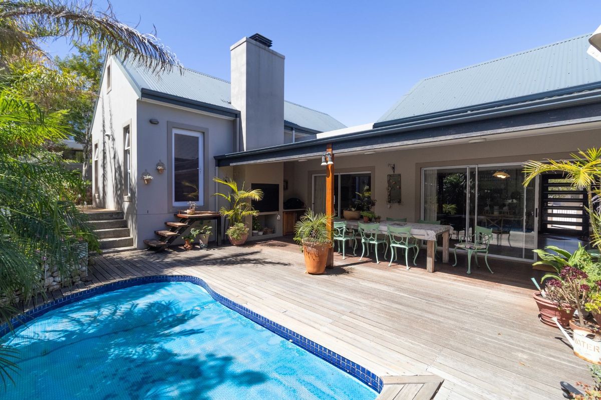 House For Sale in Schonenberg - Photo 2