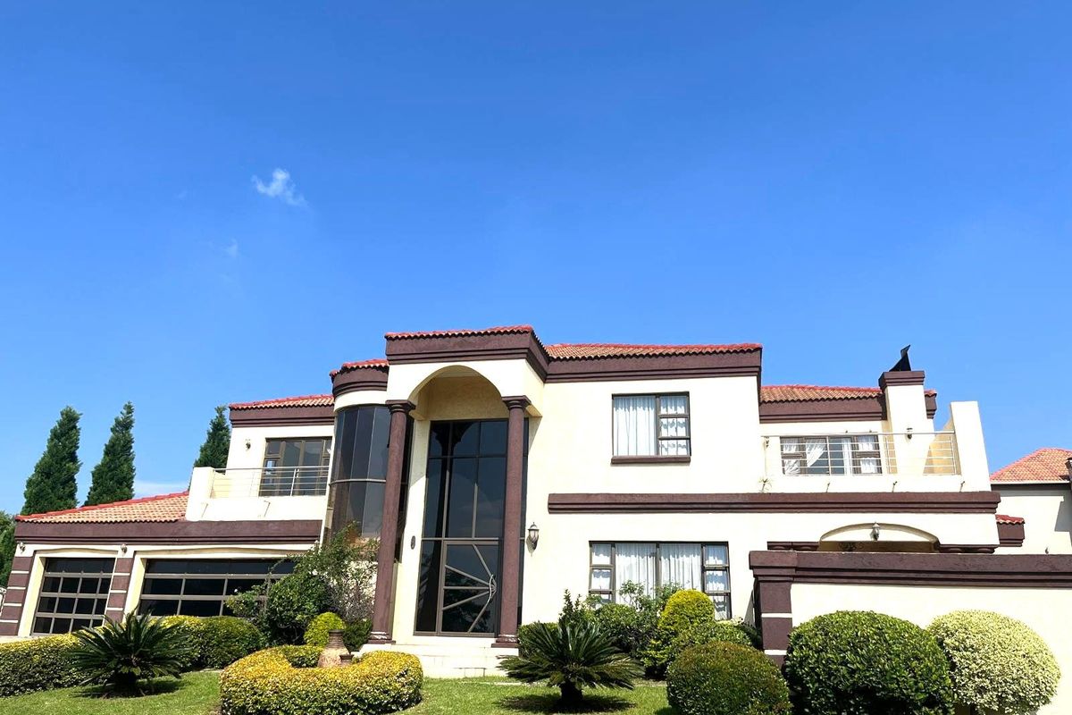 House For Sale in Blue Valley Golf Estate - Photo 4