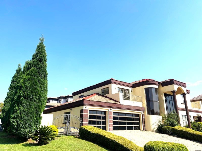 House For Sale in Blue Valley Golf Estate - Photo 3