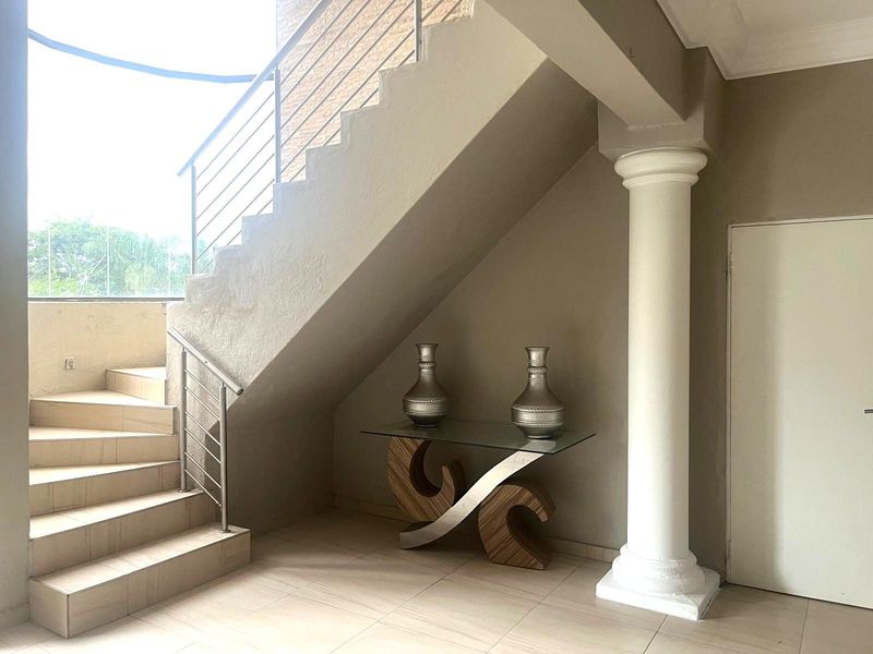 House For Sale in Blue Valley Golf Estate - Photo 8