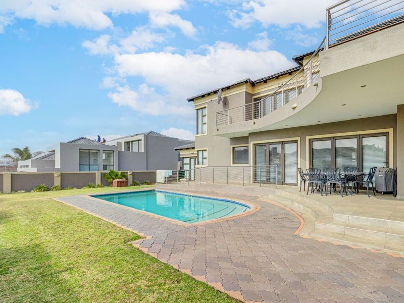 House For Sale in Blue Valley Golf Estate - Photo 9