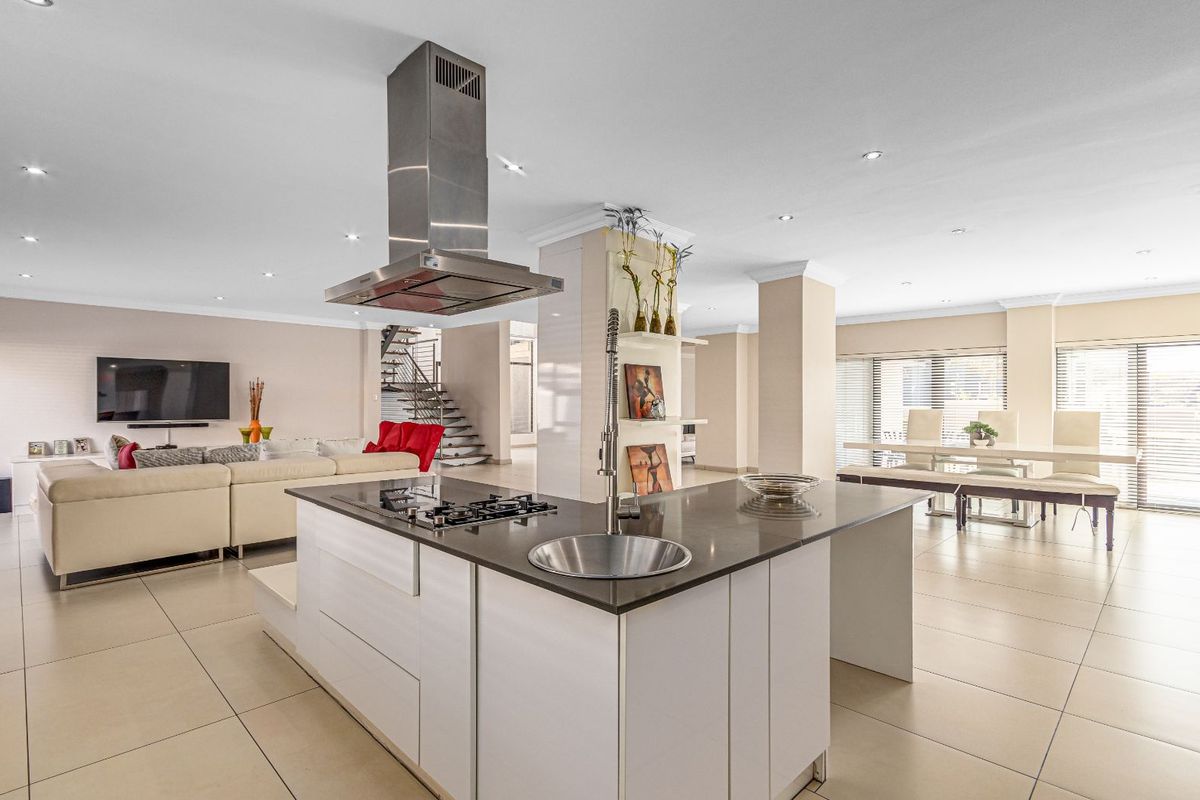 House For Sale in Blue Valley Golf Estate - Photo 5