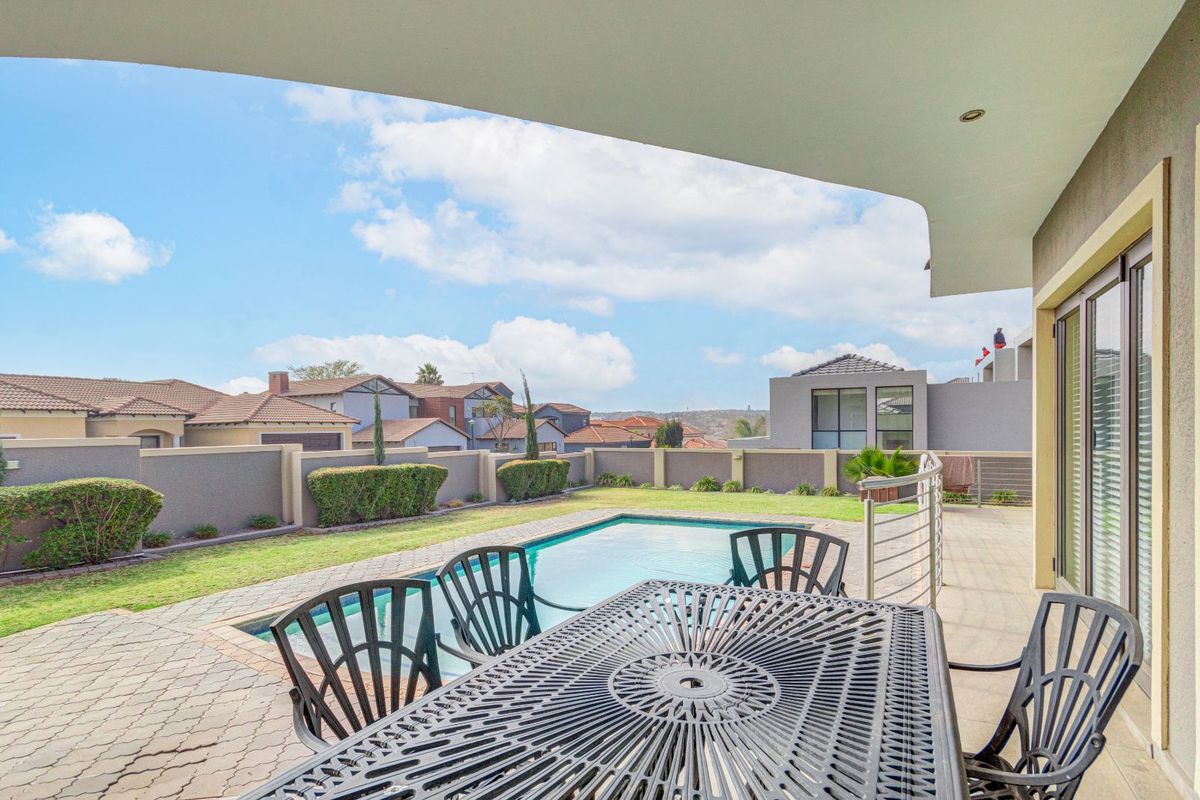 House For Sale in Blue Valley Golf Estate - Photo 4