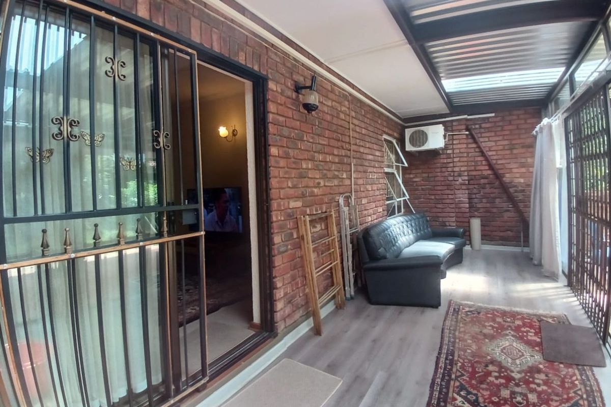 Apartment For Sale in Oudorp - Photo 2