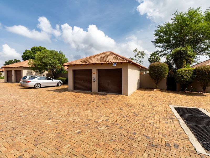 Townhouse For Sale in Honeydew Ridge - Photo 8