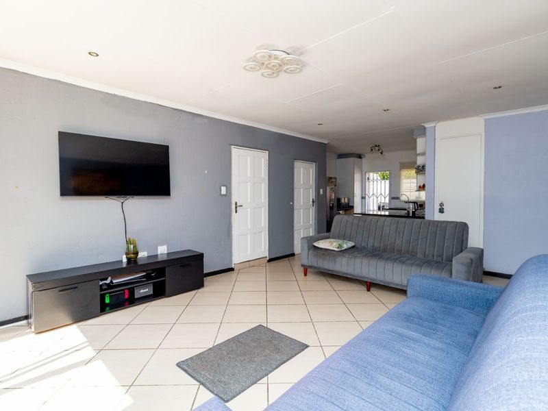 Townhouse For Sale in Honeydew Ridge - Photo 6