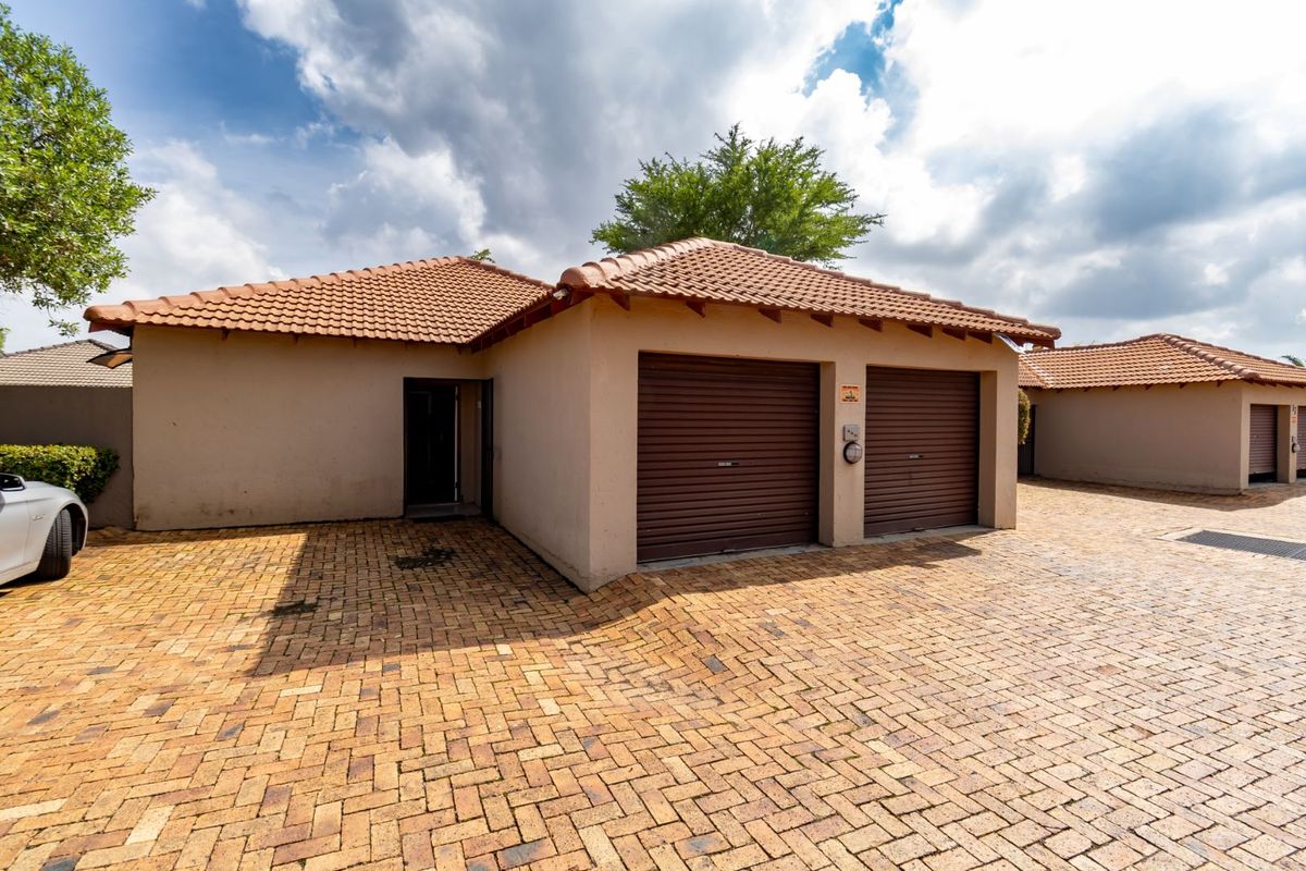 Townhouse For Sale in Honeydew Ridge - Photo 2