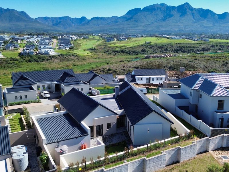 House For Sale in Kingswood Golf Estate - Photo 2