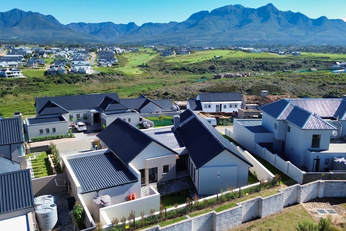 House For Sale in Kingswood Golf Estate - Photo 2