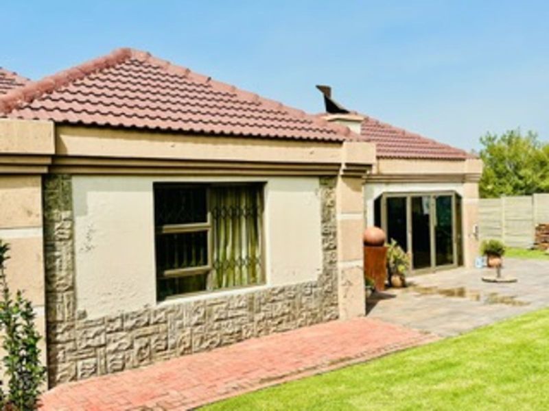 House For Sale in Evander - Photo 5