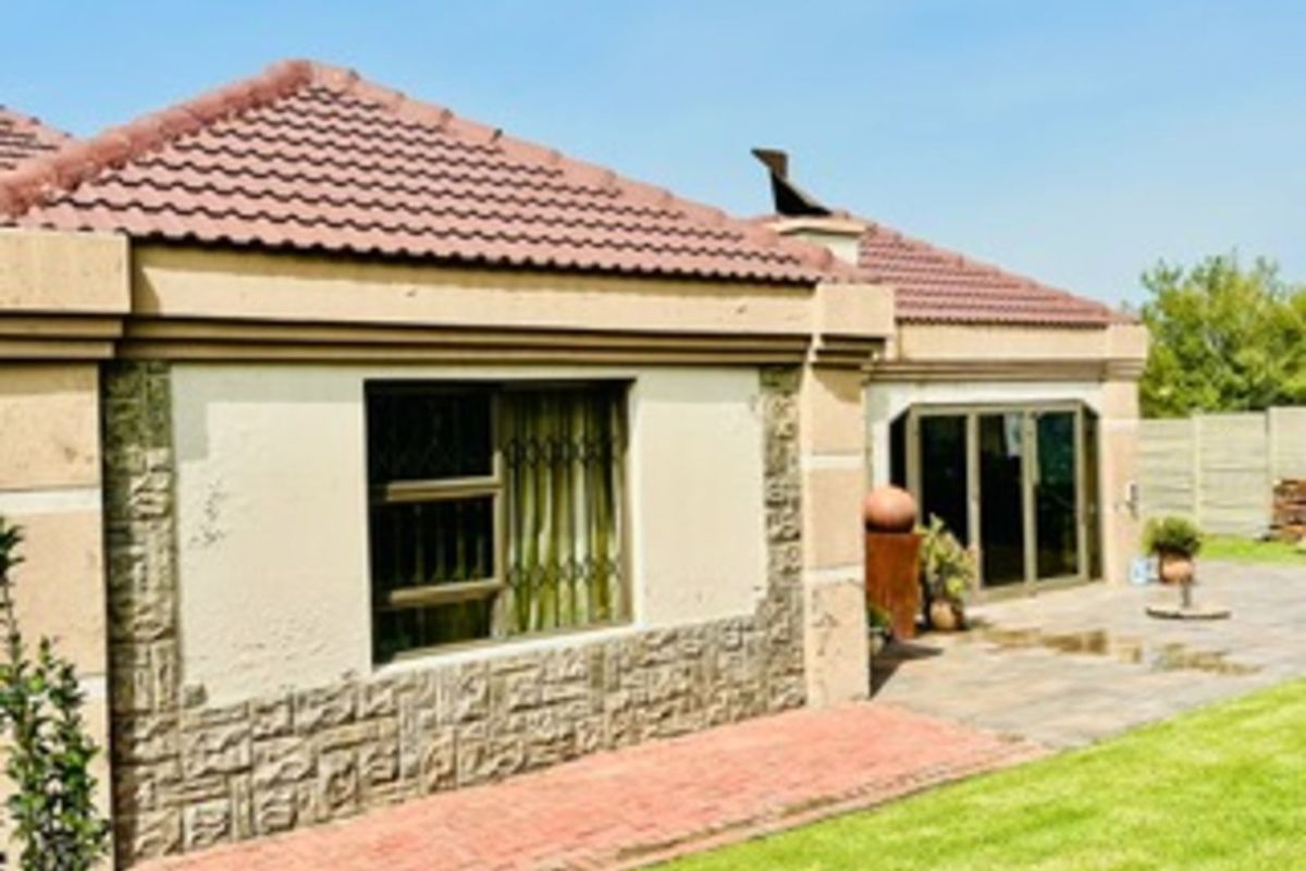 House For Sale in Evander - Photo 5