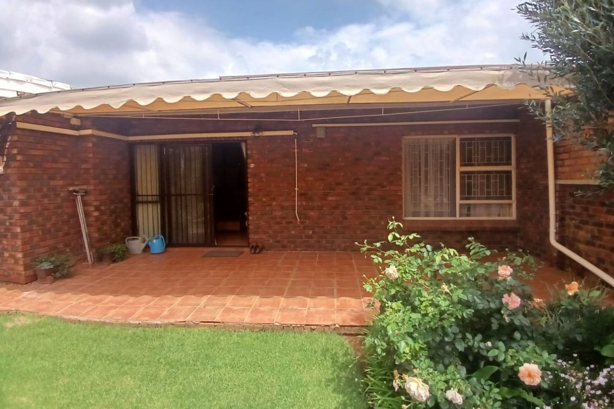 Apartment For Sale in Oudorp - Photo 2