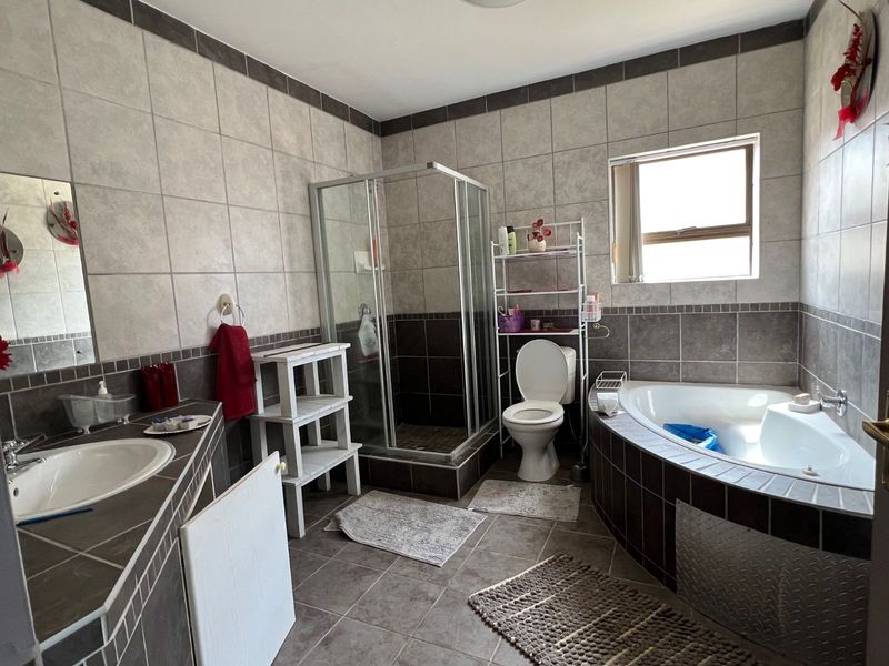 House For Sale in Hartenbos Heuwels - Photo 10