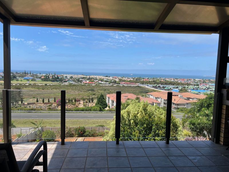 House For Sale in Hartenbos Heuwels - Photo 2