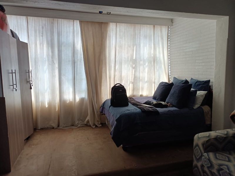 Apartment For Sale in Parktown - Photo 5